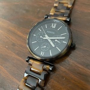 Womens fossil tortoiseshell band analog watch!